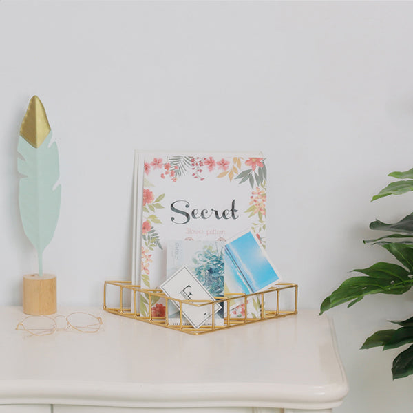 Creative Nordic Iron Wall Mounted Organization Magazine Holder Flower Vase Rack Book Shelf Home Decorative Rack